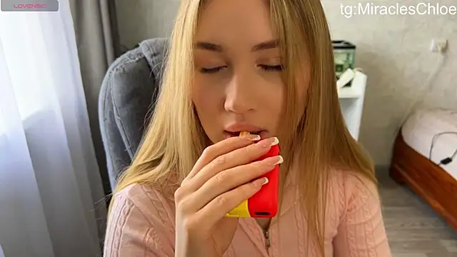 ChloeMillerMeow webcam