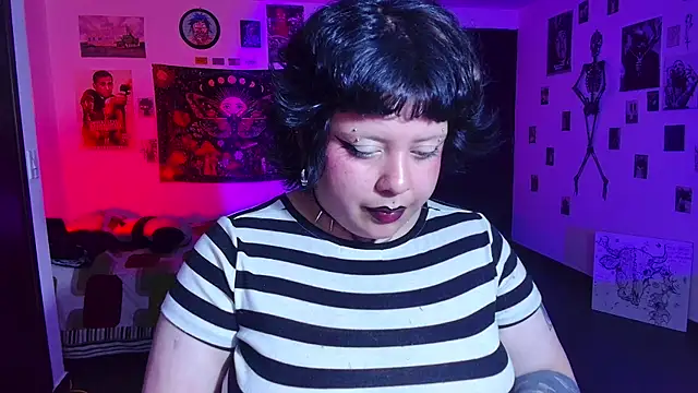 Sabrina_scarlett live cam on StripChat