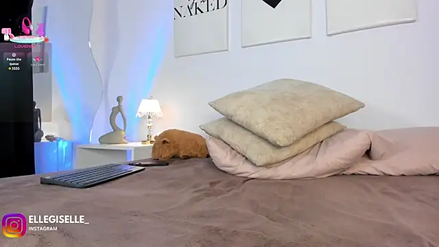 ElleGisellee webcam