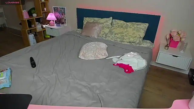 BritneyLix webcam