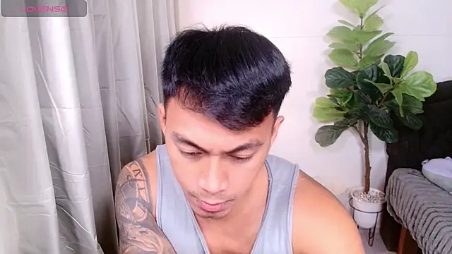 PinooyMilker webcam