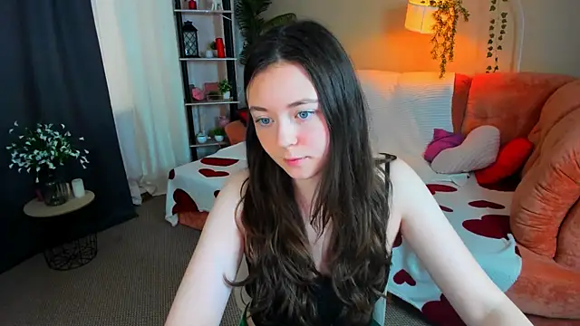 AlluringLookk webcam
