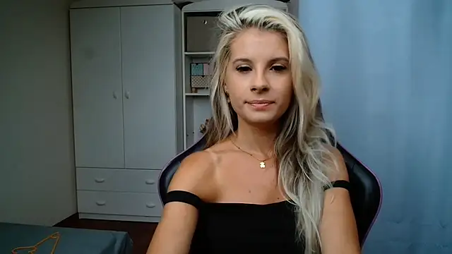 KristineGlow webcam