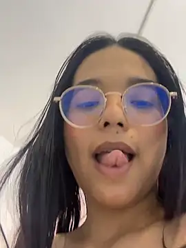 Annie-Vanegas webcam
