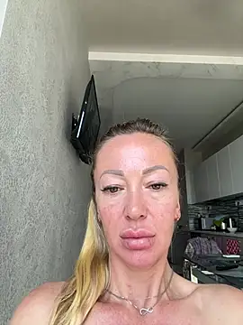 Nolly_moniika__ webcam