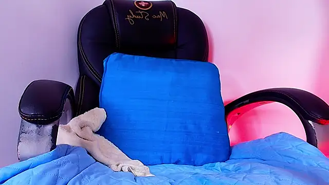 naomi_kyse webcam