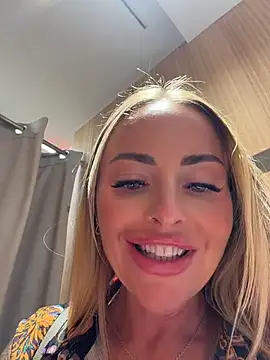 EmaSalis live cam on StripChat