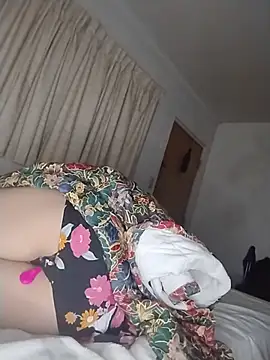 THEBEDroomdoOR webcam