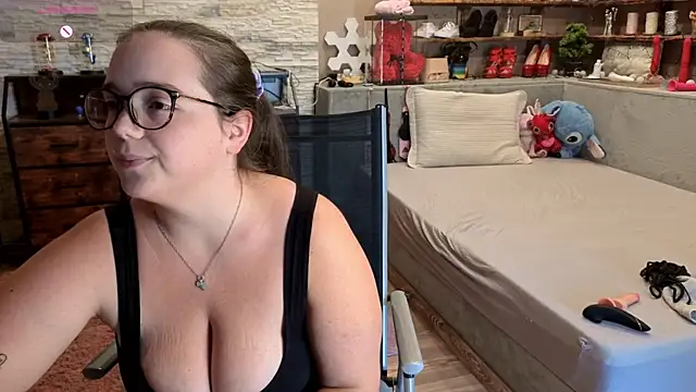 Kimberly-Caprice webcam