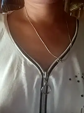 Momo-biki webcam