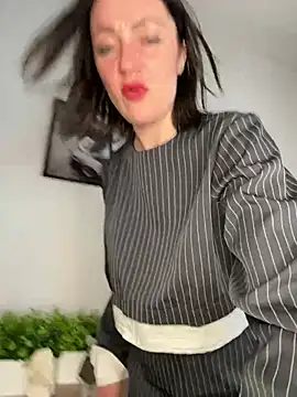 GoldenGoddess- webcam
