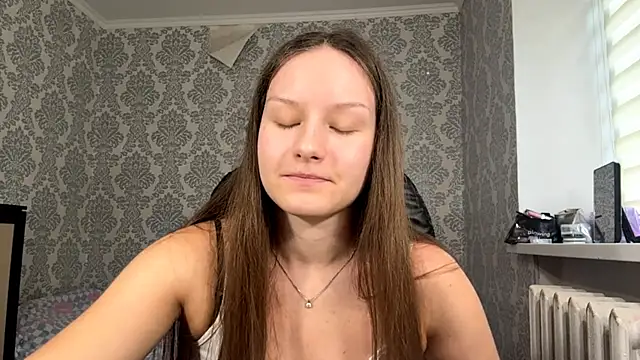 ShaylaChong live cam on StripChat