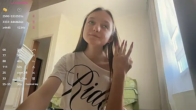 LeaScolieri live cam on StripChat