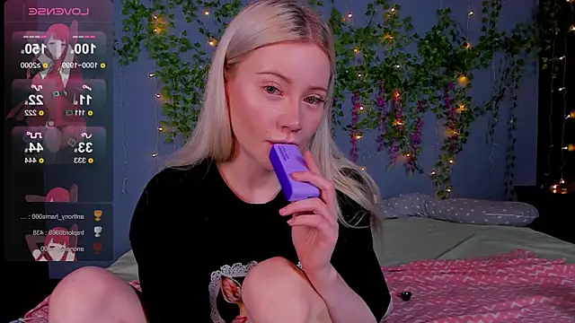Lillie_Berry webcam