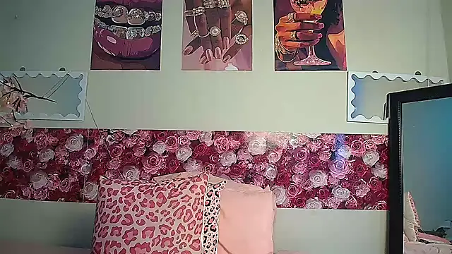 EnchantingLisa webcam