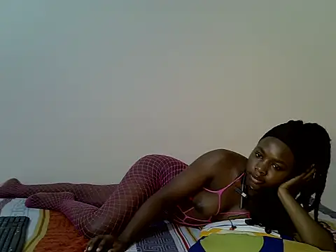 pinkcoochie02 - PinkCoochie02's free webcam - UK Sex Cams