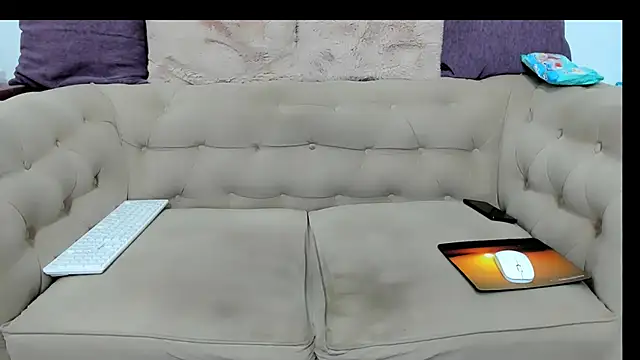 EnticingLucy webcam