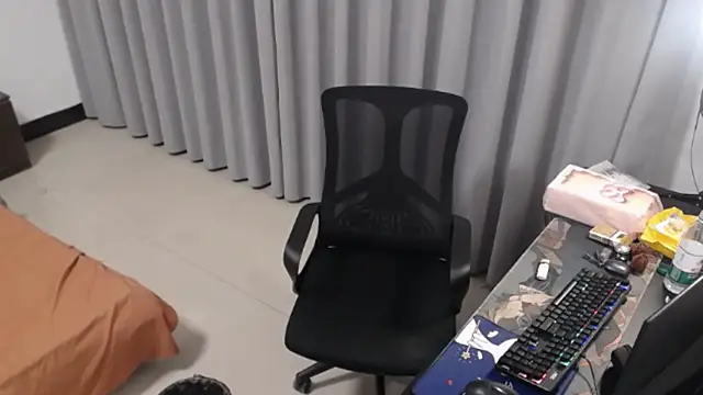 zhang1118 webcam