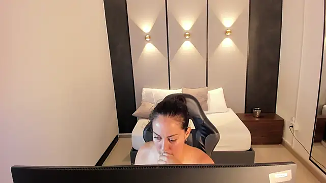 victoria_vallmonte webcam