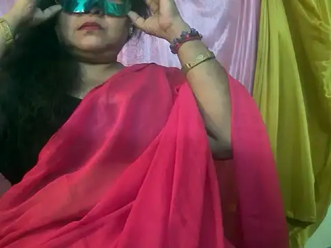 LOVETITLI webcam