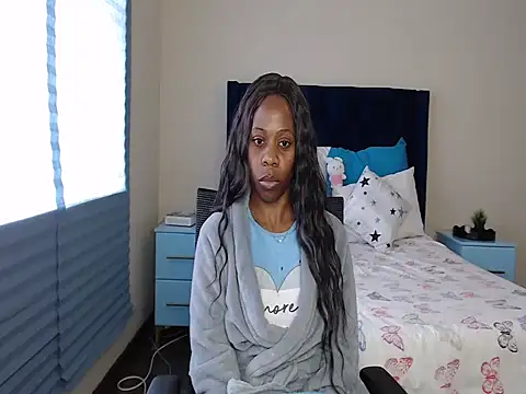 QUEENMANDYY webcam