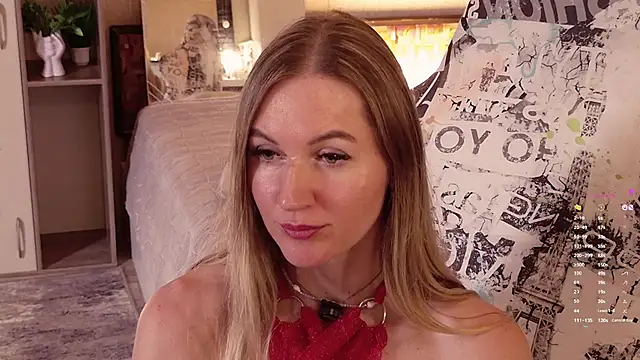 Hello_Lisha live cam on StripChat