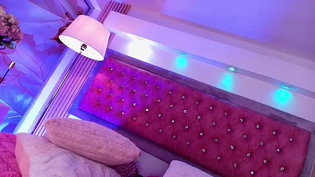 MylaDreams webcam