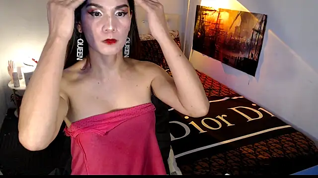 NinaDOM4CUM webcam