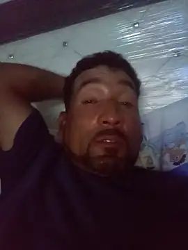 Ernesthot82 live cam on StripChat