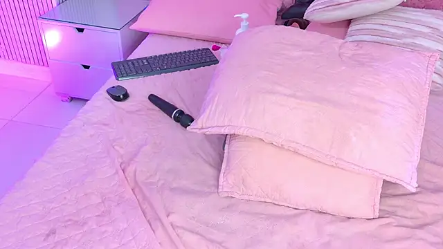 emmacurvy webcam