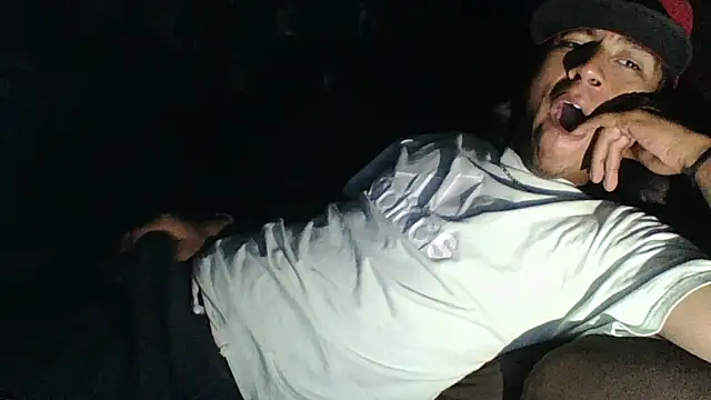 AlexAlejandro13 webcam