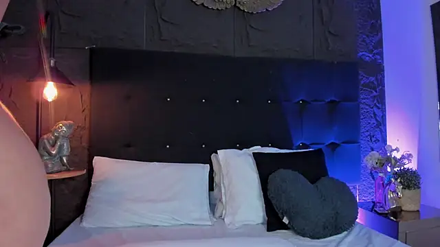 Rose_Blossom live cam on StripChat