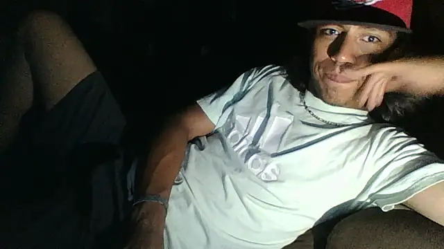 AlexAlejandro13 webcam