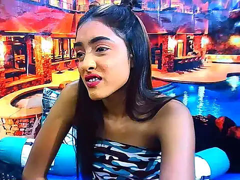 IndianPretty14u2Luv webcam