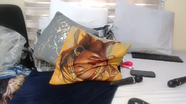 Foxybrownxx1 webcam