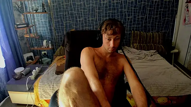 CuteBoy228 webcam