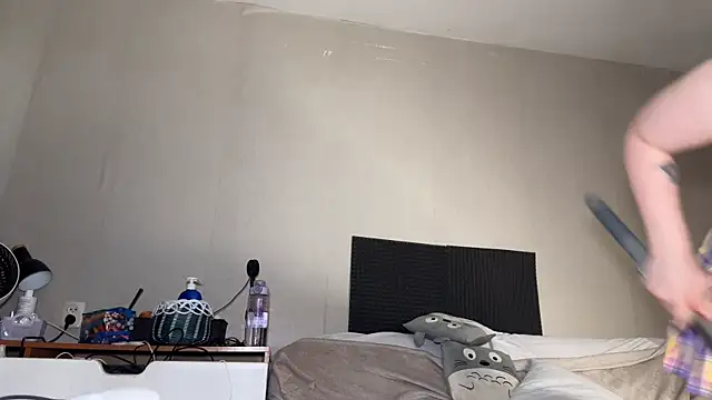 kinky_malinaa (F young) - dildo in hairy cunt