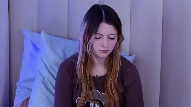 AlyssFrost webcam