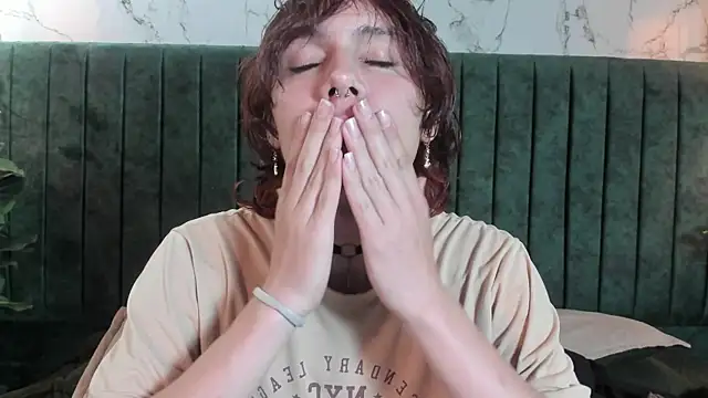 brunodeluca_ (M twink) - Sloppy blowjob on my knees  🍆💦