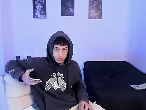 nathan_velez (M twink) - IT'S MY FIRST TIME HERE, ENJOY IT!