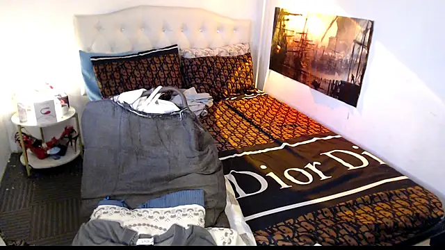 NinaDOM4CUM webcam