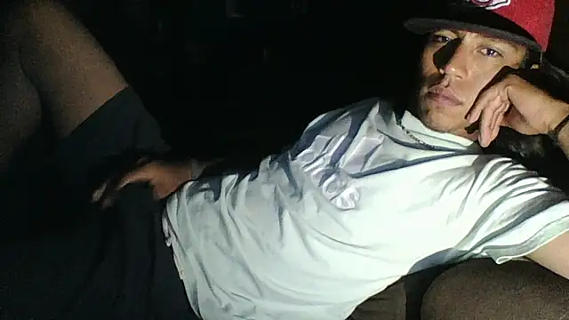 AlexAlejandro13 webcam