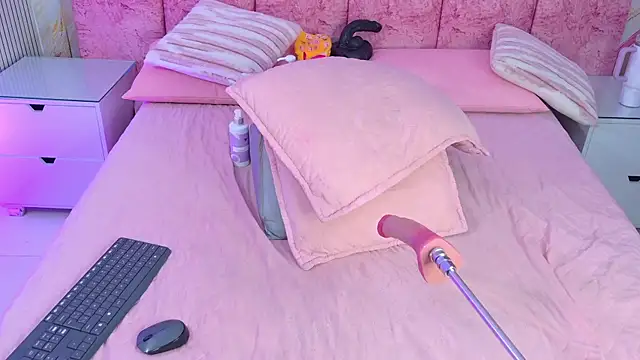 emmacurvy webcam