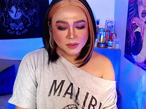 MelindaOnDuty_ webcam
