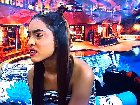 IndianPretty14u2Luv webcam