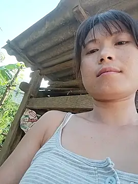 Linda-yiyi live cam