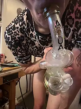 Twist_N_Tease webcam