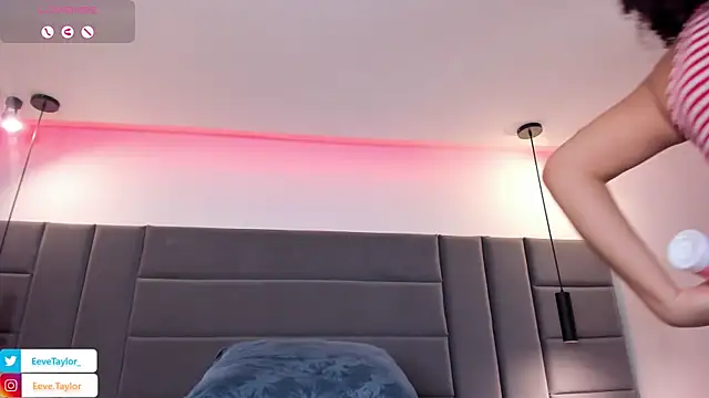 Eevee_Taylor webcam