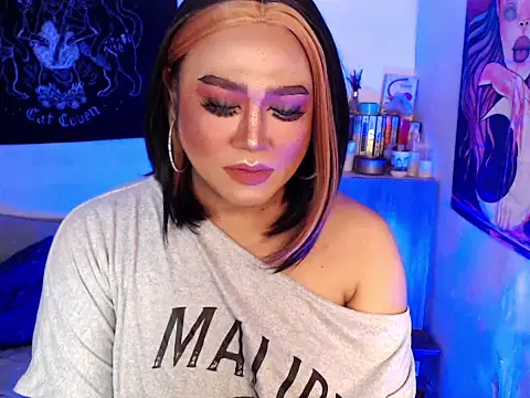 MelindaOnDuty_ webcam