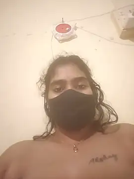 Cute-girlyy webcam
